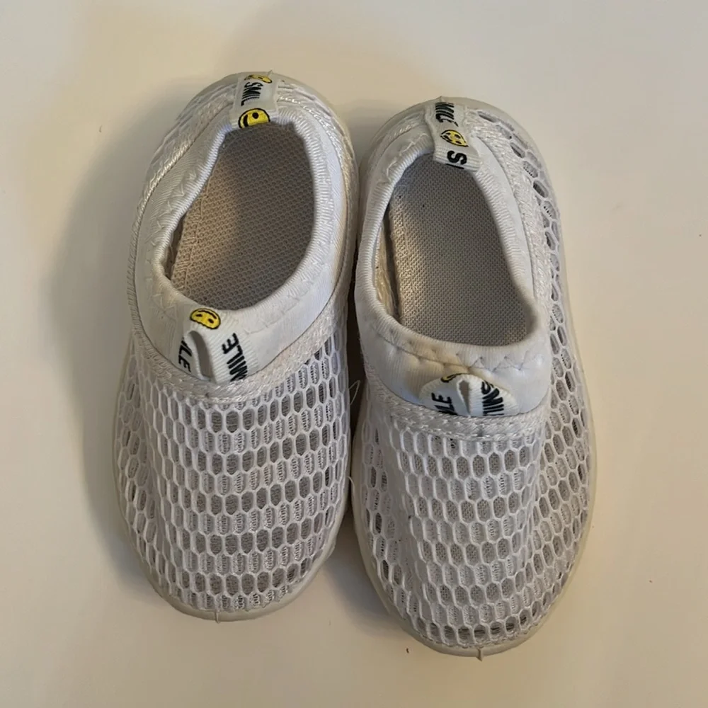 VGUC Unisex Water Shoes